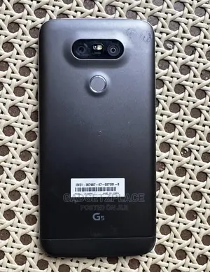 LG G5 32 GB Black