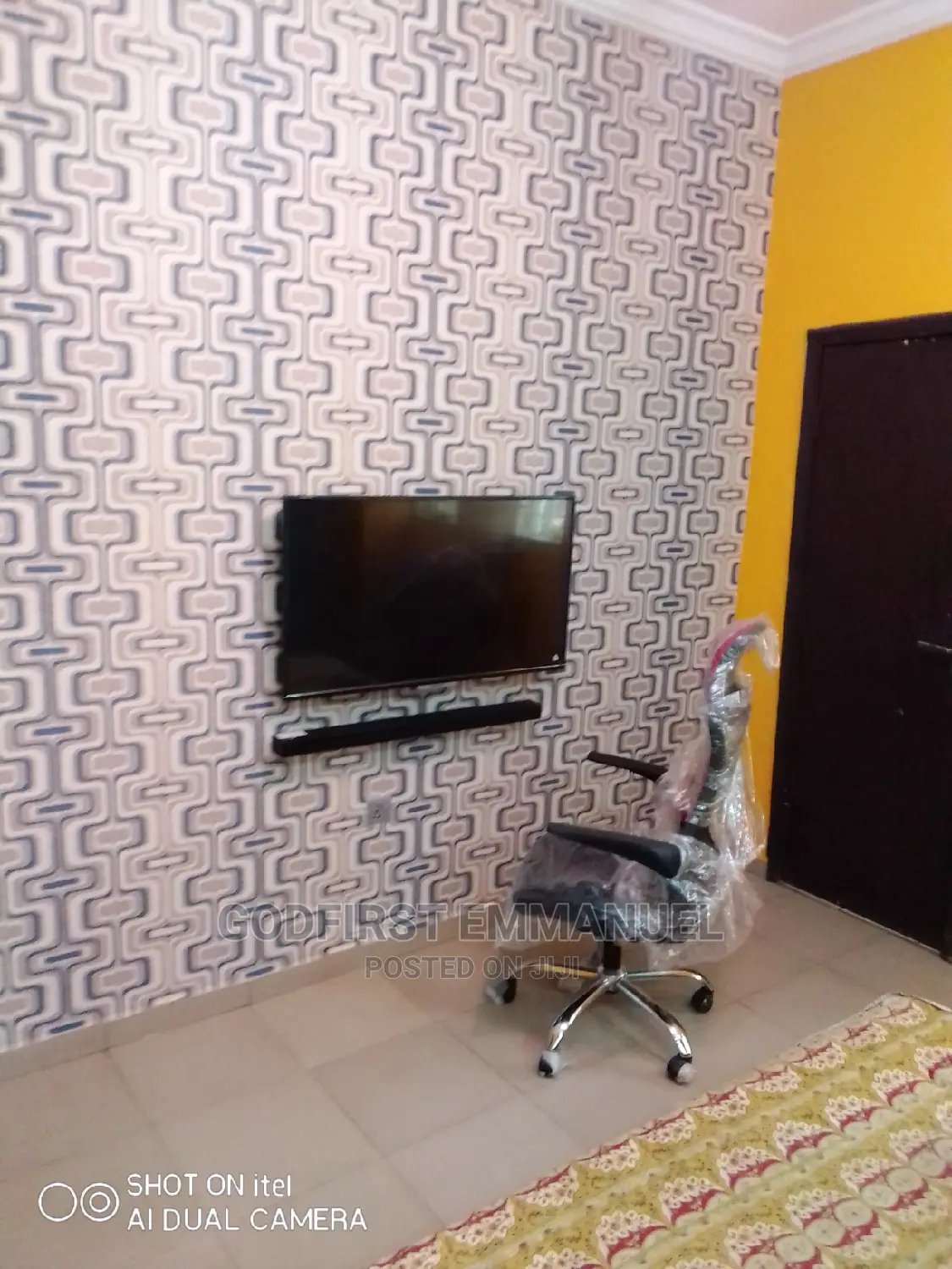 Wallpaper Installation