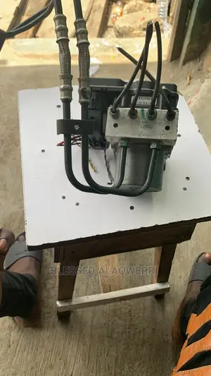 ABS Module Land Rover Lr4 2010