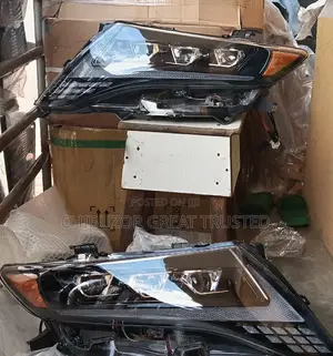 Headlights/Headlamp Venza 2009/2015 Newly Design 3 Torch