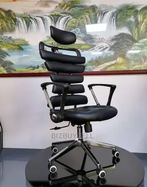 Quality Executive Adjustable Swivel Leather Office Chair.