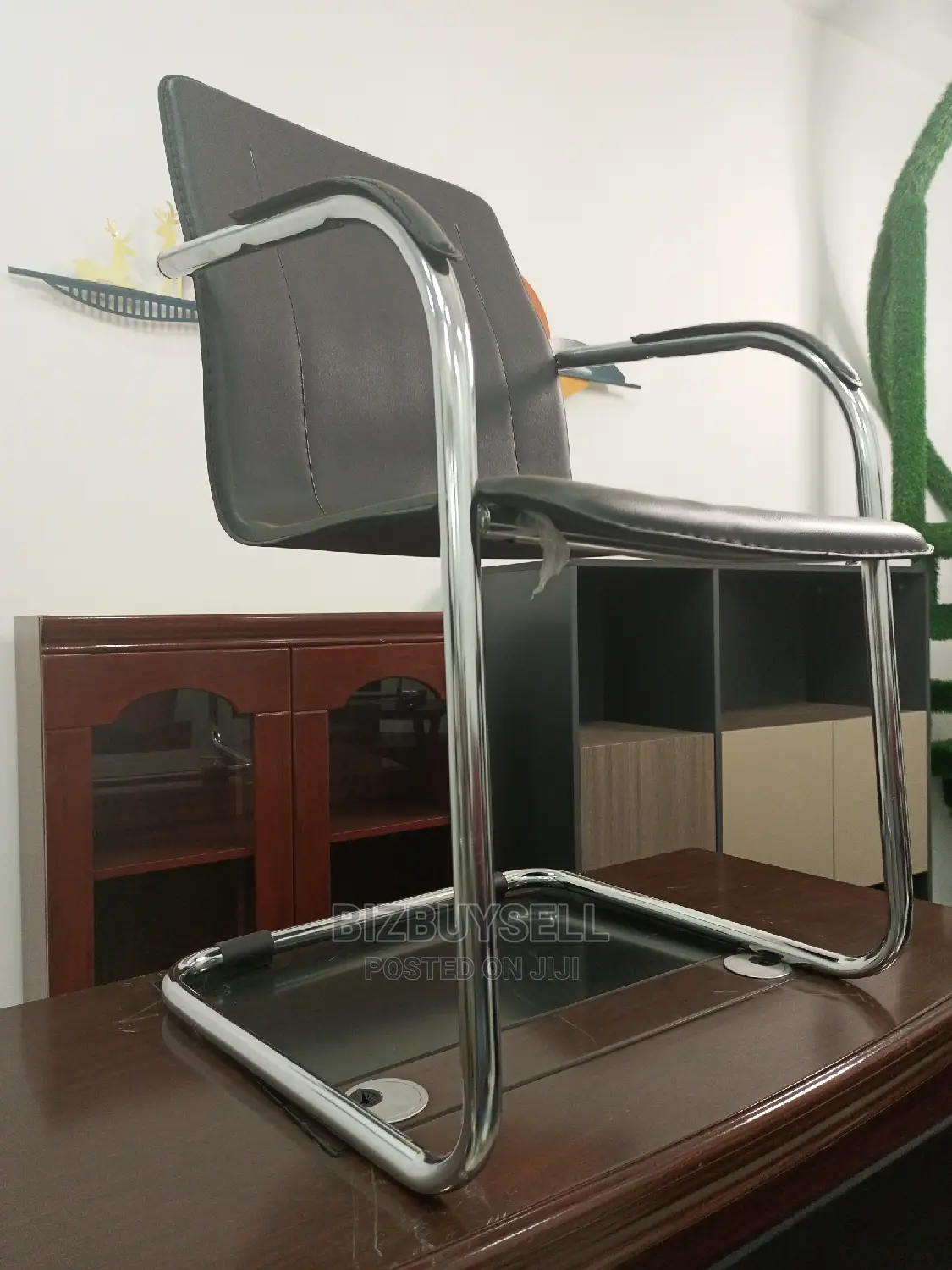 Office Executive Visitors Chair.