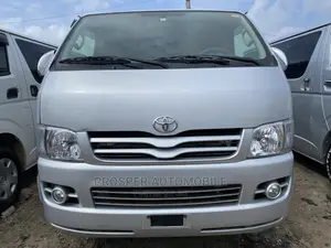 Toyota HiAce 2010 Silver
