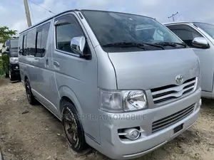 Toyota HiAce 2010 Silver