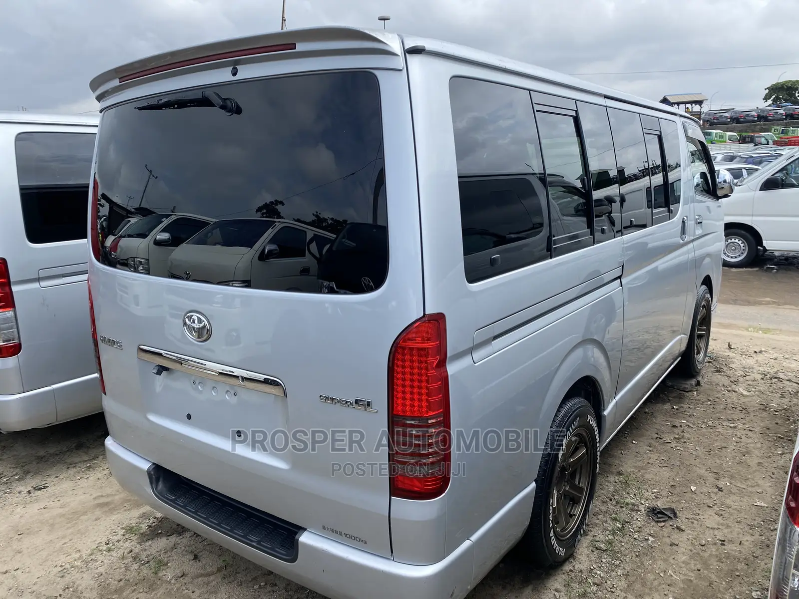 Toyota HiAce 2010 Silver