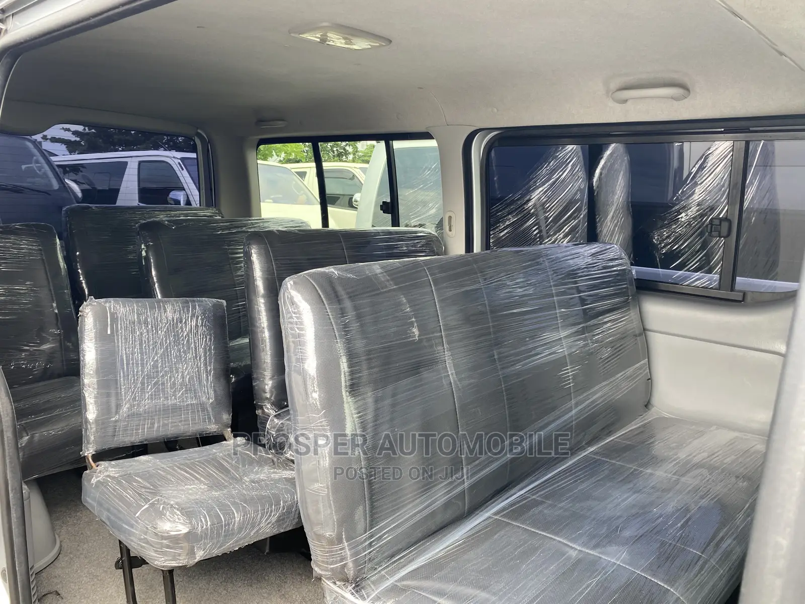 Toyota HiAce 2010 Silver