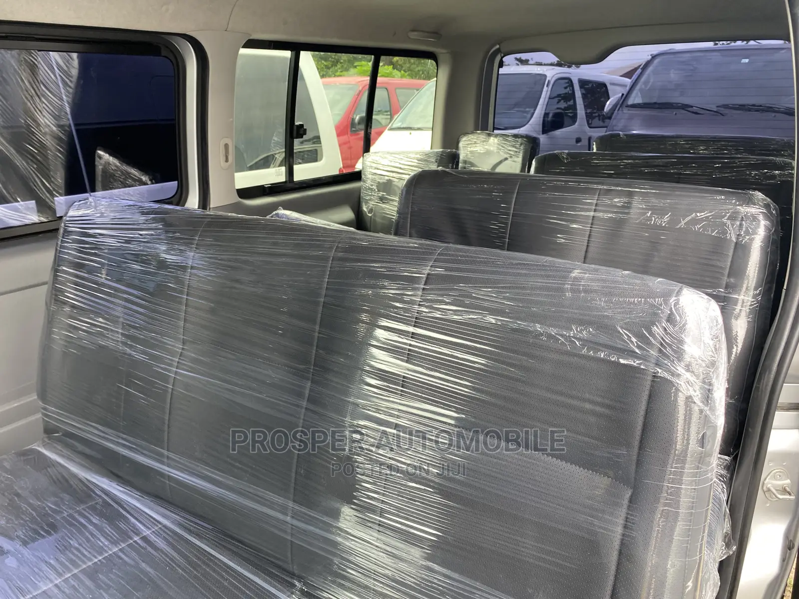 Toyota HiAce 2010 Silver