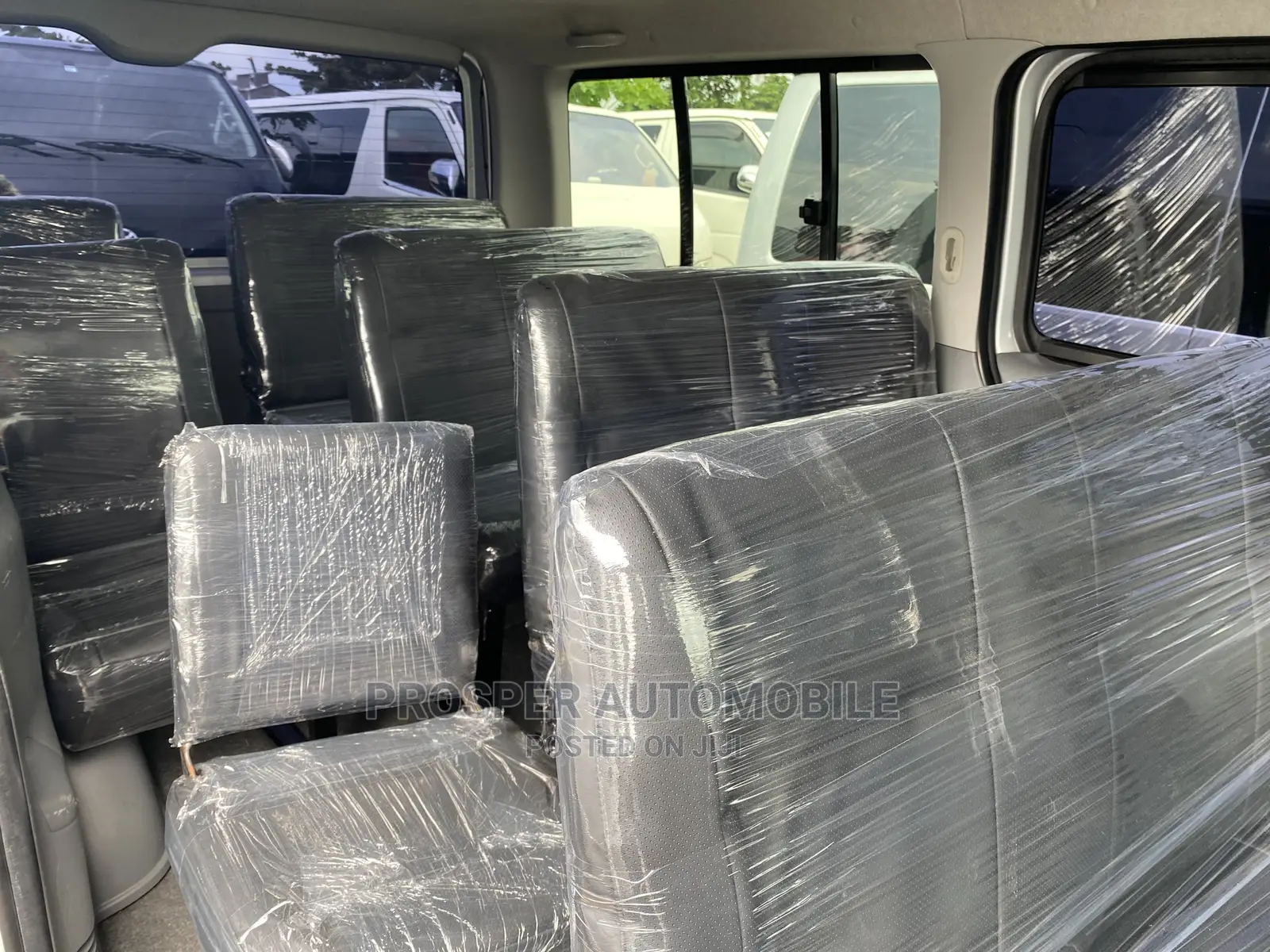 Toyota HiAce 2010 Silver