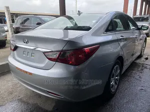 Photo - Hyundai Sonata 2012 Silver