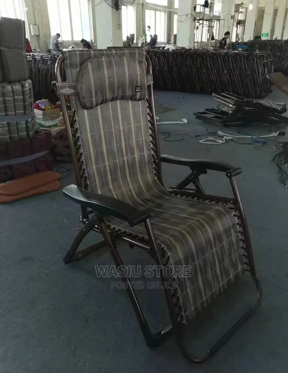 Zero Gravity Relax Recliner Chair With Headrest