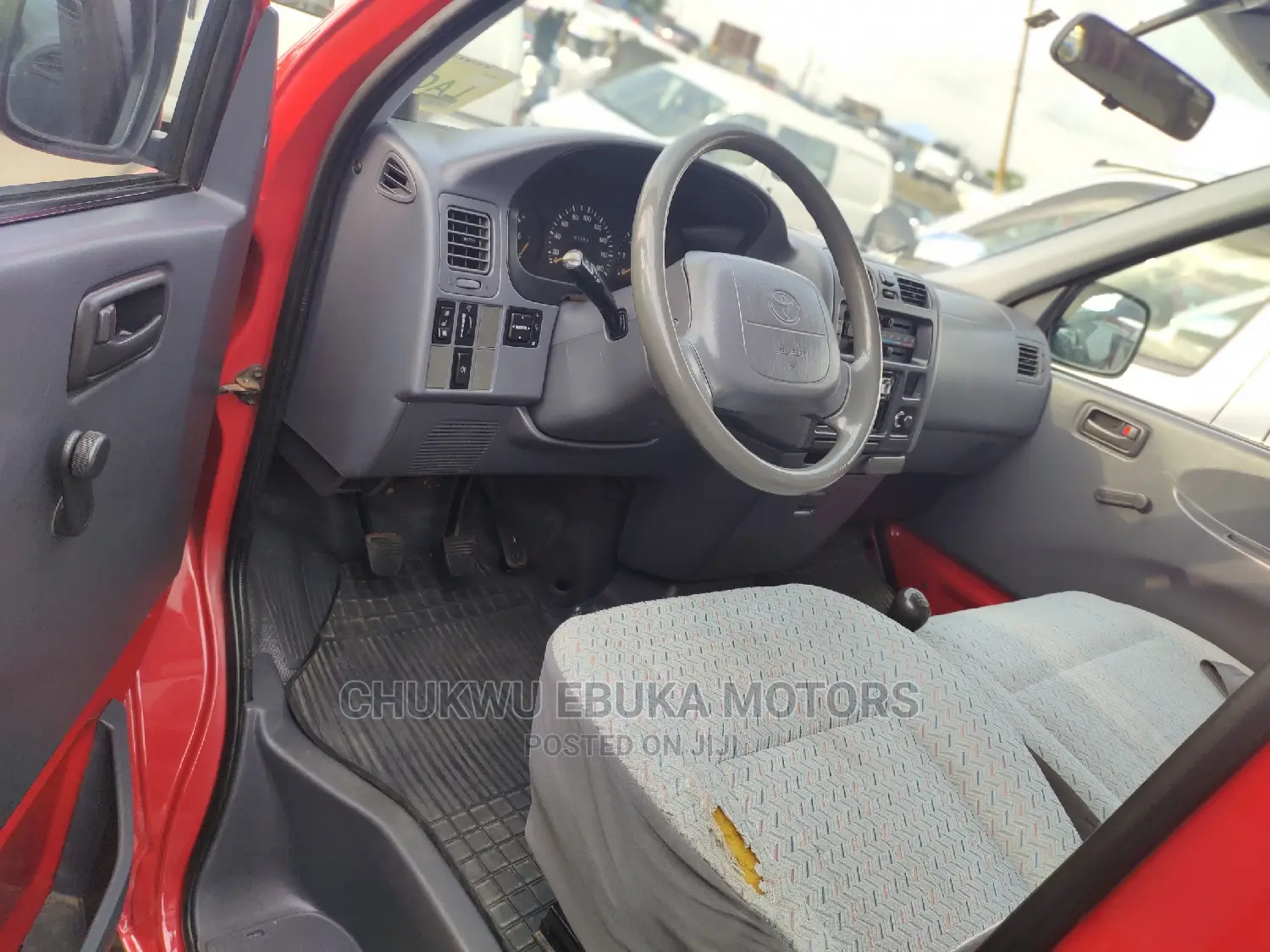 Toyota HiAce 2002 Red