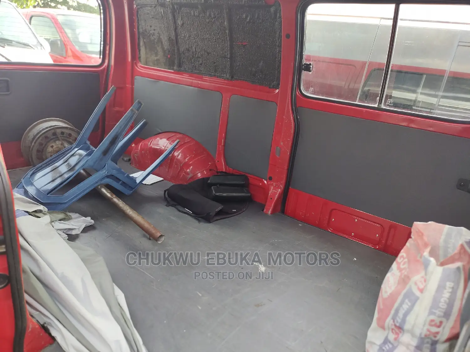 Toyota HiAce 2002 Red
