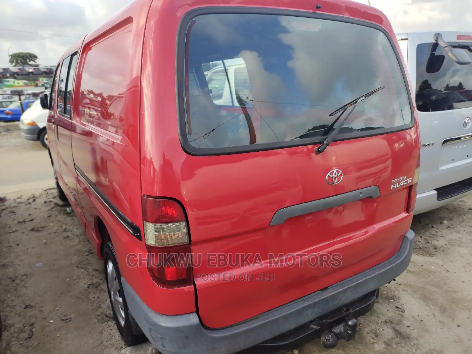 Toyota HiAce 2002 Red