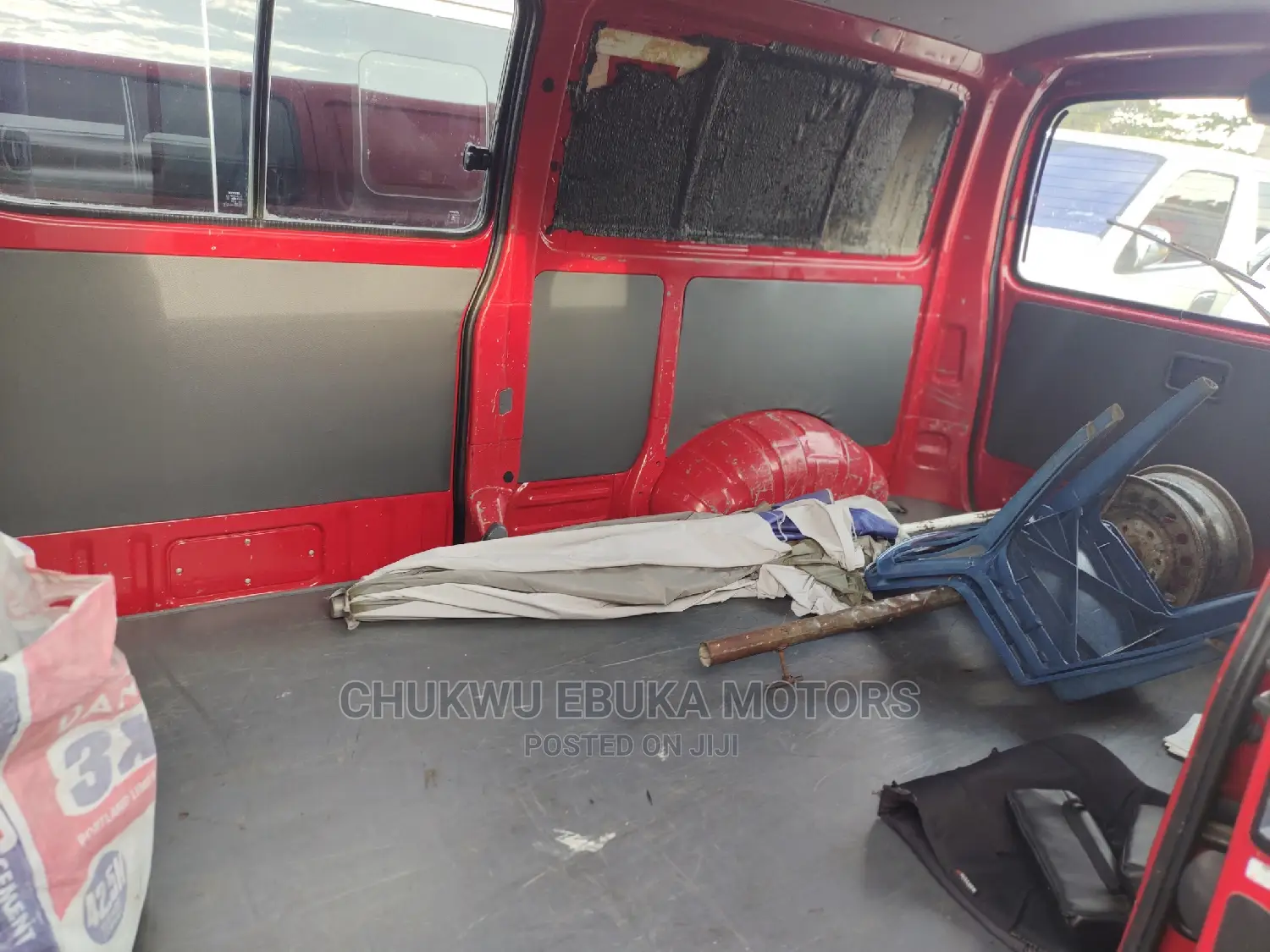 Toyota HiAce 2002 Red