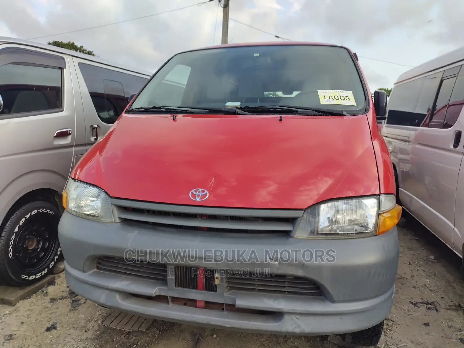 Toyota HiAce 2002 Red