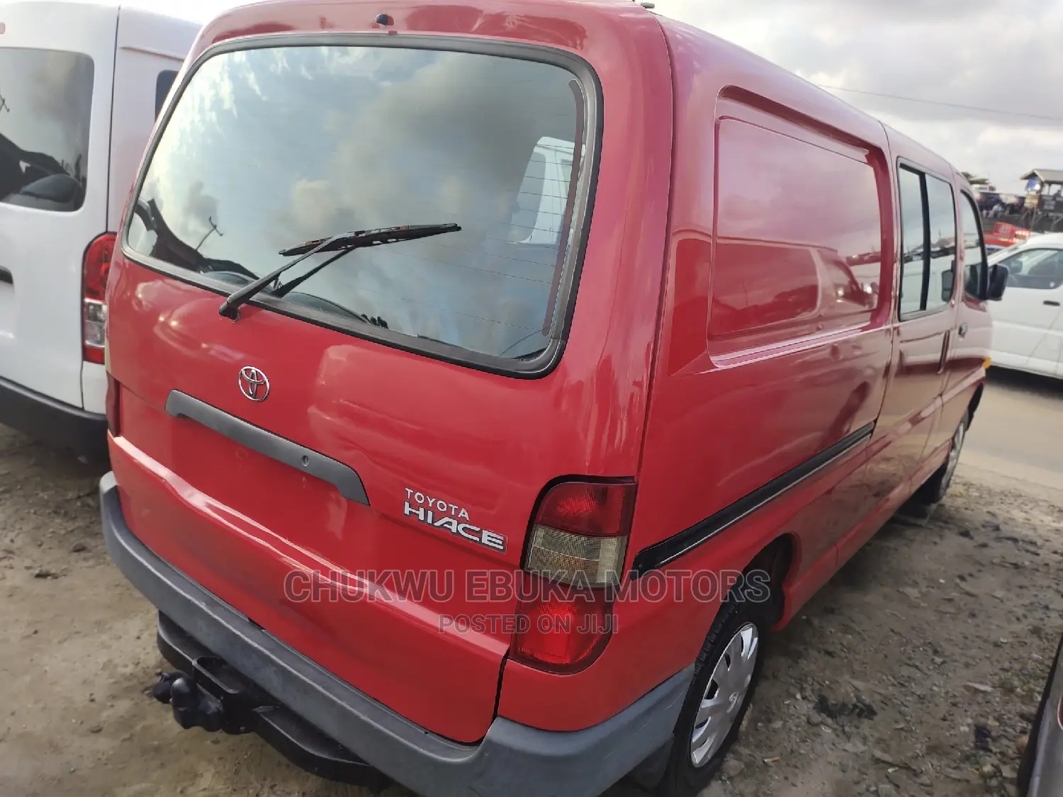 Toyota HiAce 2002 Red