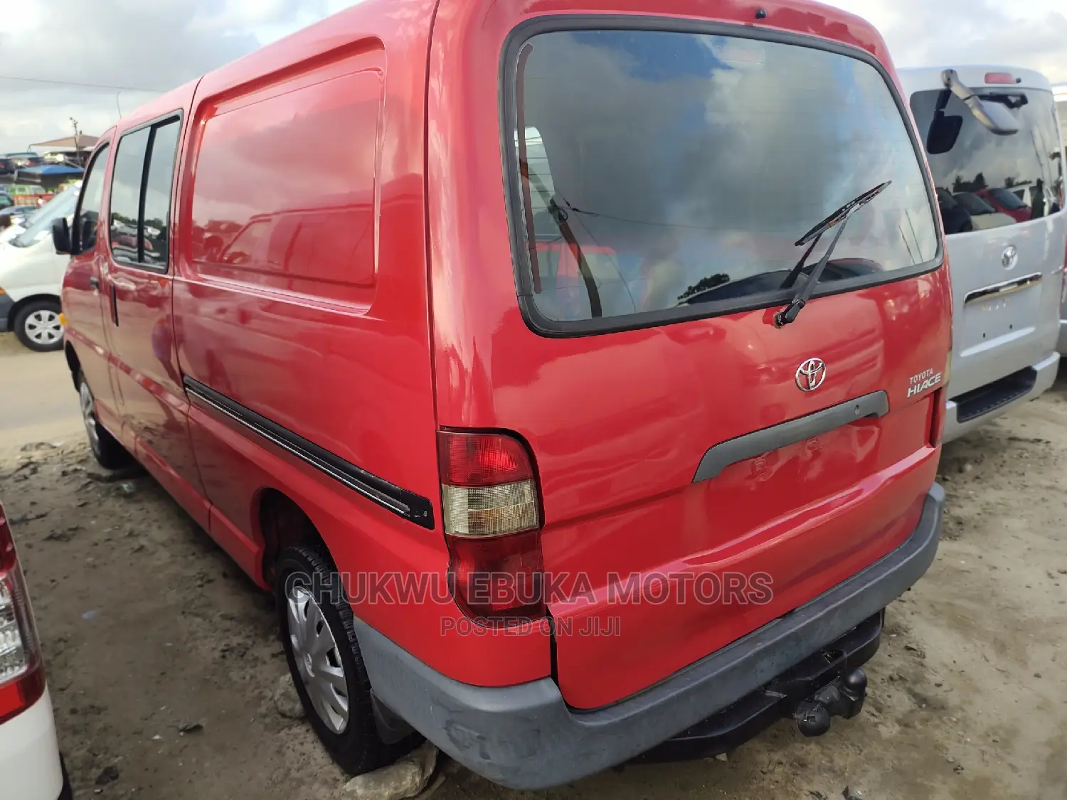 Toyota HiAce 2002 Red