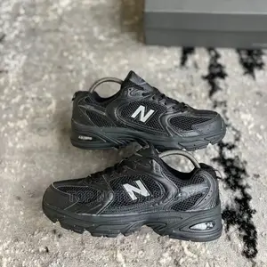 *New Balance 530 * *”Triple Black”*