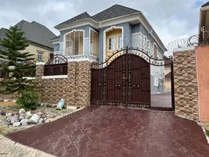 6bdrm Duplex in Efab Metropolis for sale