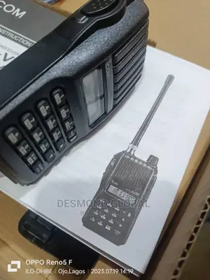 New Icom v 80 Walkie Talkies