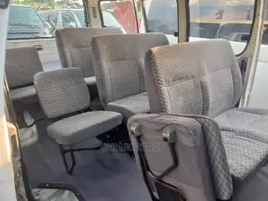 Toyota Grand HiAce 2004 White