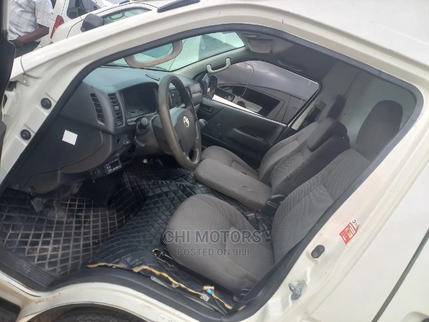 Toyota HiAce 2012 White