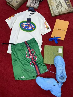 Original LOUIS VUITTON T-Shirts Available in Store