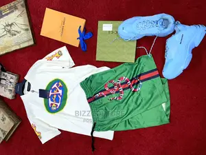 Original LOUIS VUITTON T-Shirts Available in Store
