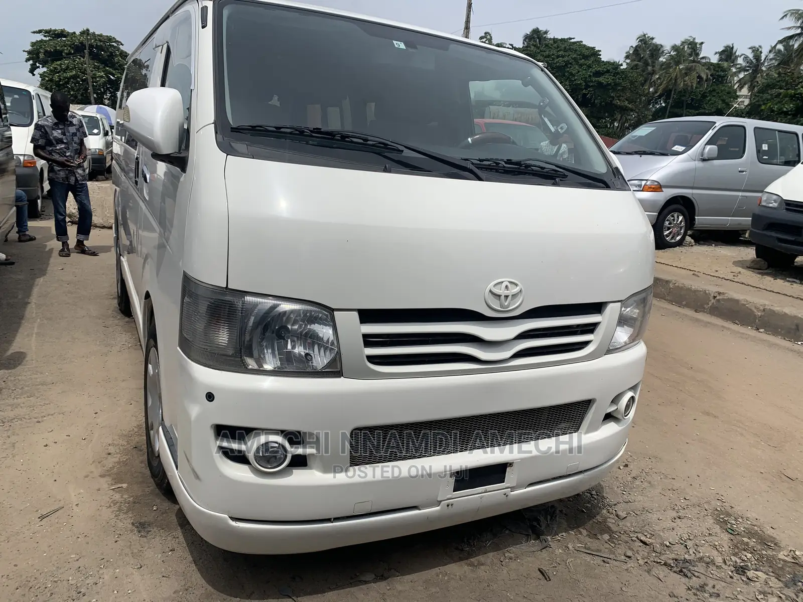 Toyota HiAce 2002 White
