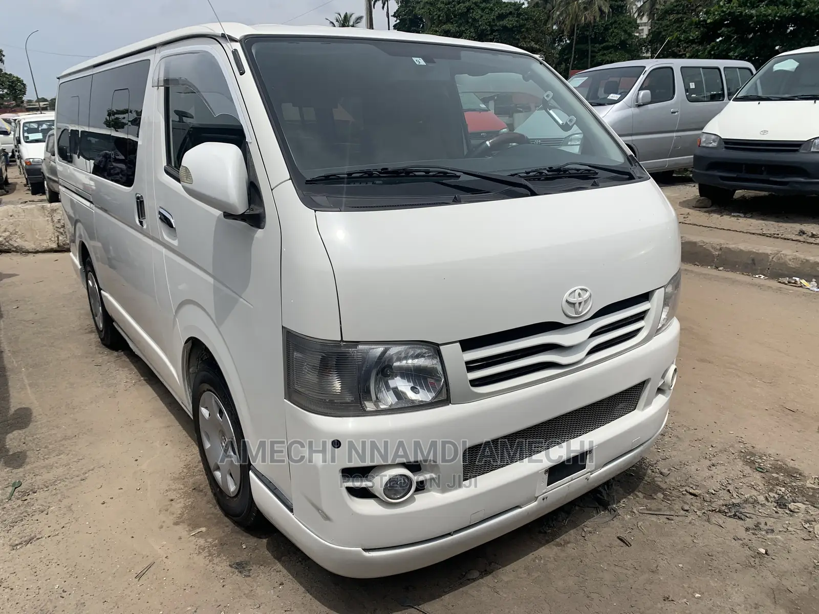 Toyota HiAce 2002 White