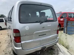 Toyota HiAce 2005 Silver