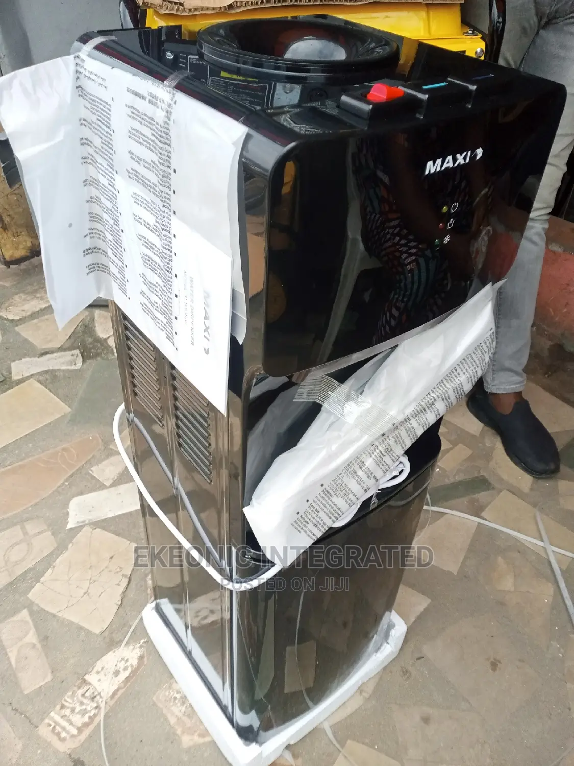 Water Despenser (Maxi)