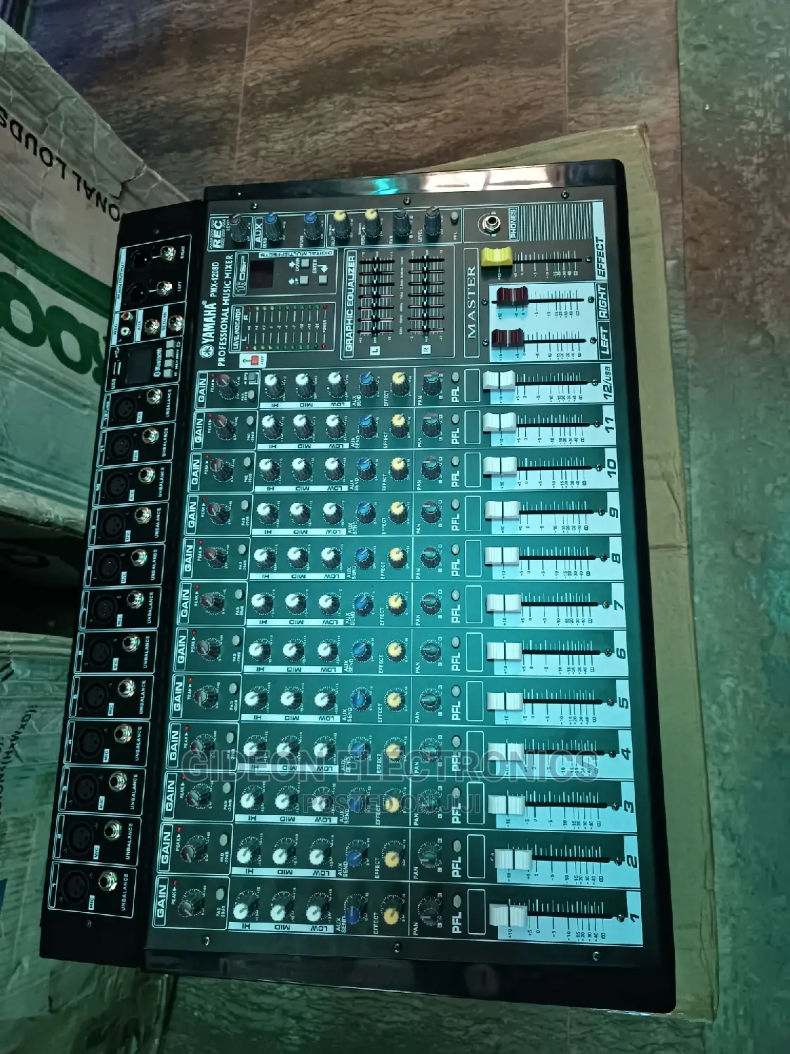 12channels Powered Mixer Amplifier
