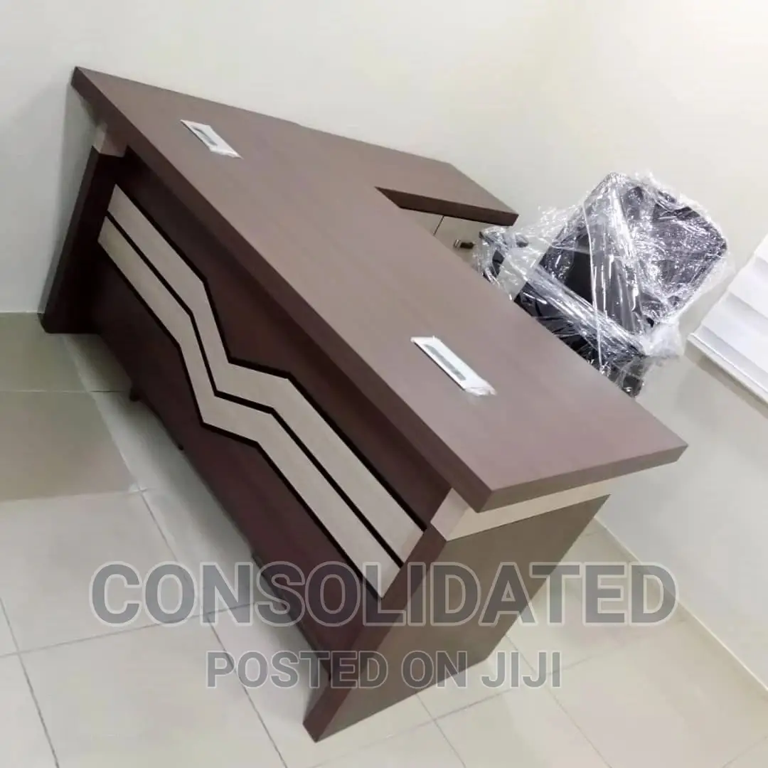 Quality Executive Office Table With Drawers.