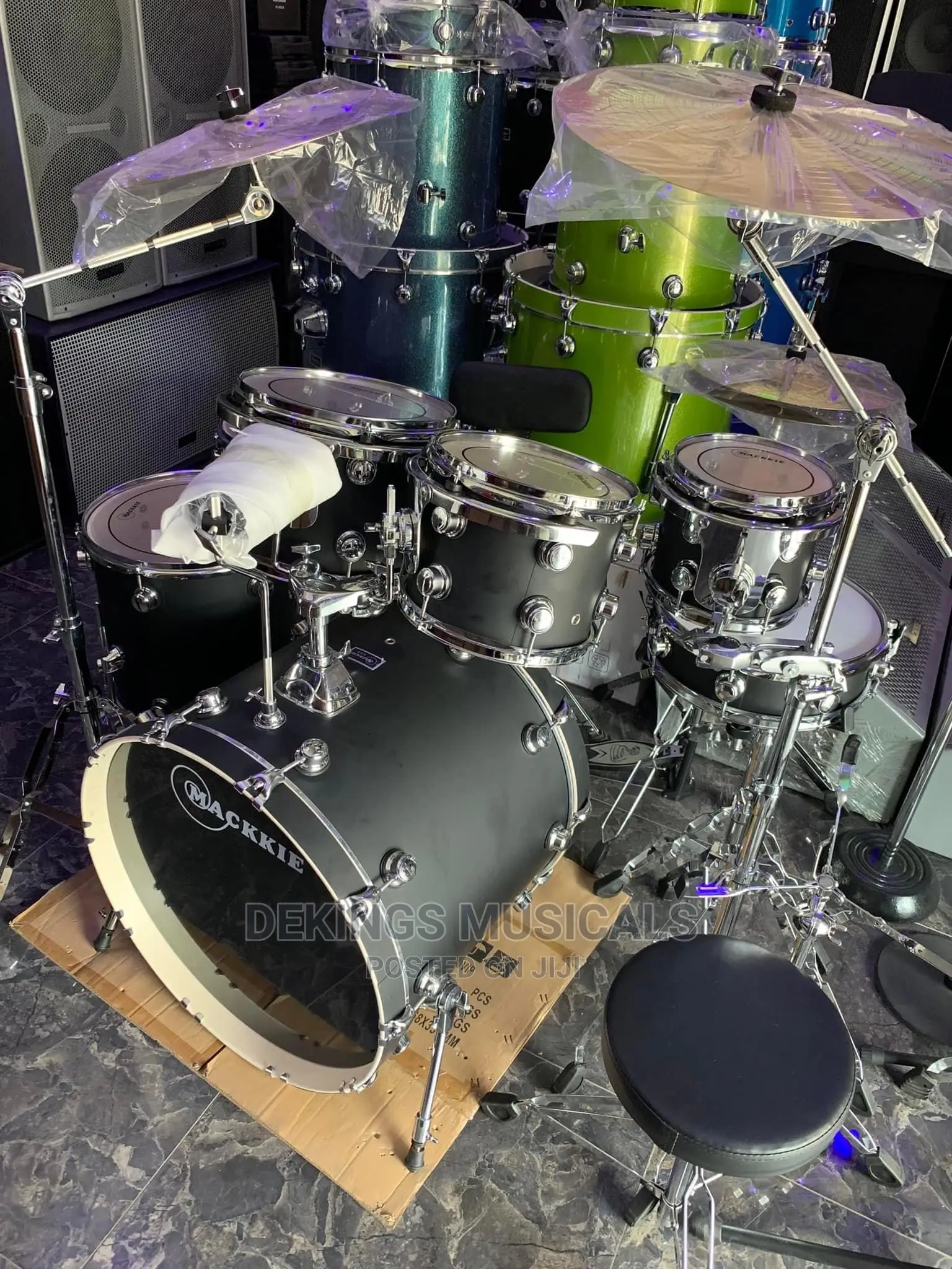 Mackie Professional 7 Sets Custom Drums With Cymbals Seat in Ojo