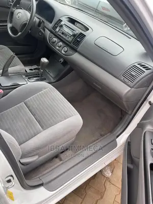 Toyota Camry LE V6 4dr Sedan (3.0L 6cyl 5A) 2005 White