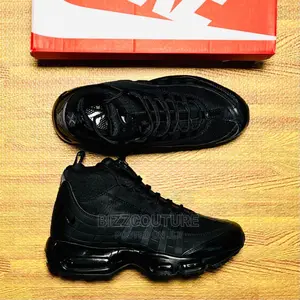 Original Nike Air Max 95 Sneakers Boots Available in Store