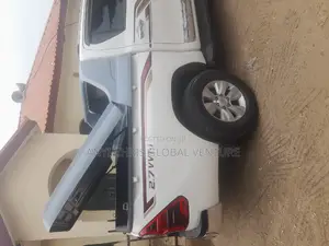 Toyota Hilux Booth Cover Carry Boy Thailand
