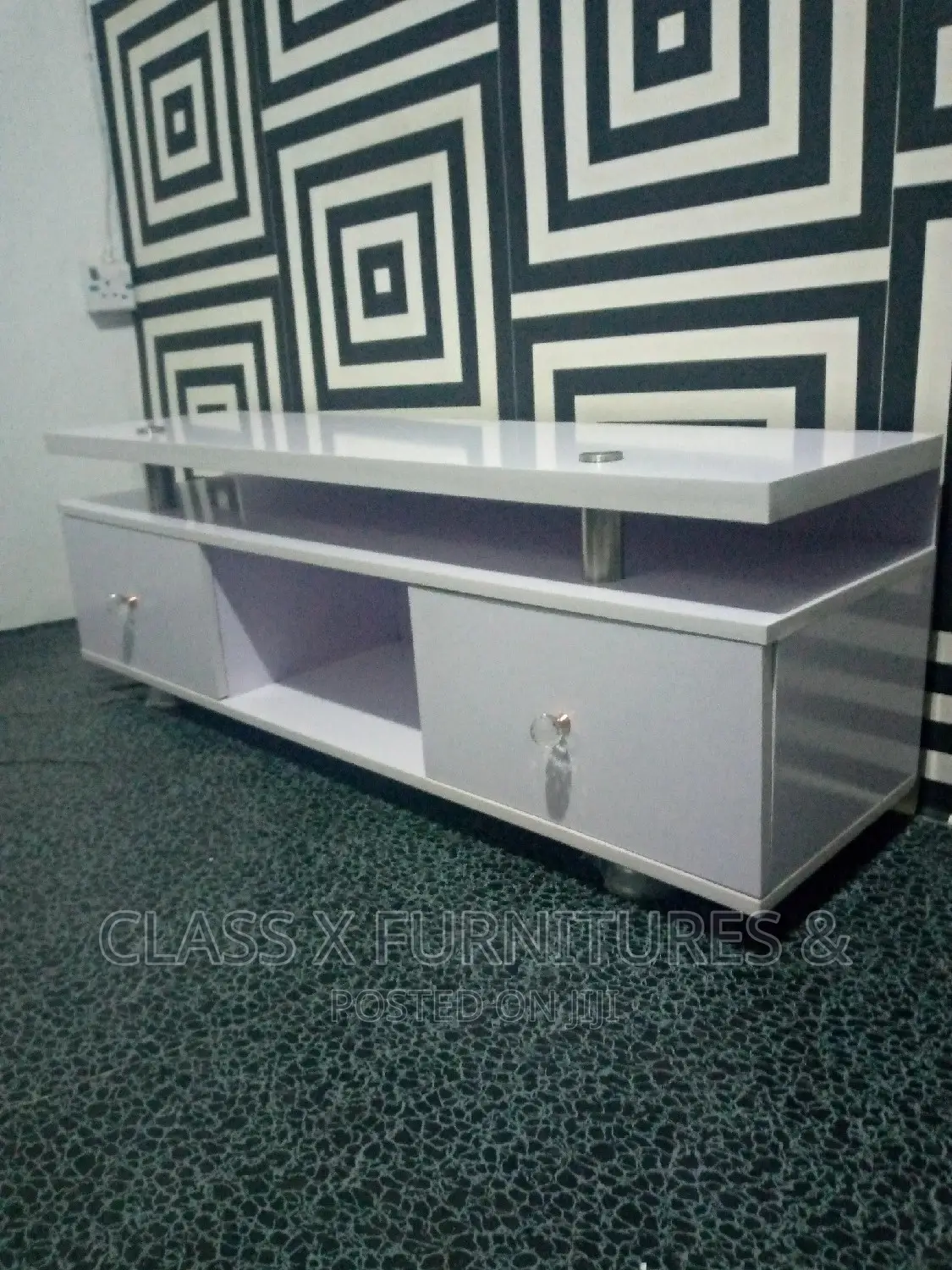 Pay on Delivery - Tail Flex Tv Stand