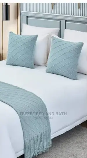 Cotton White Duvet Sets With Bed Throws