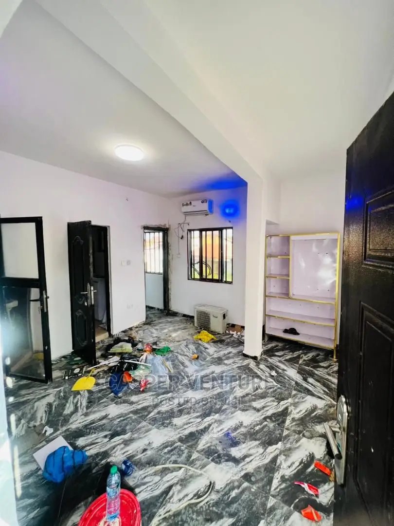 1bdrm Room & Parlour in Igbo Efon. for rent