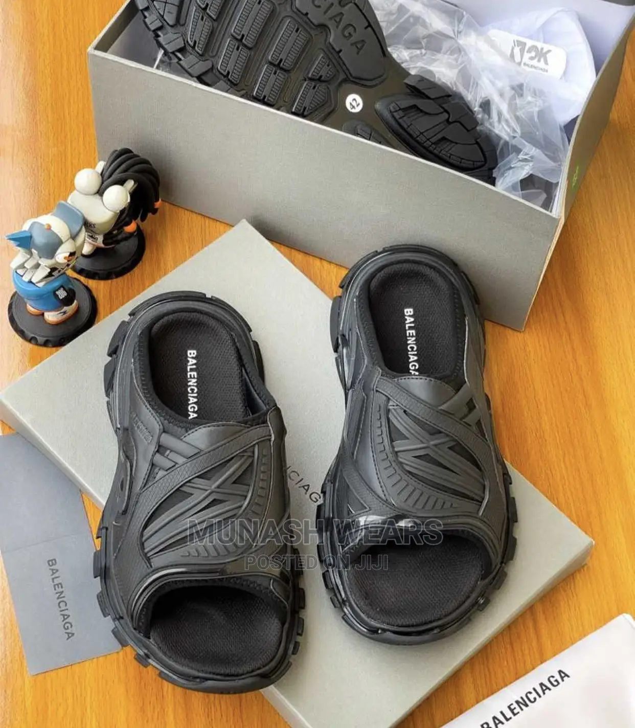 Luxury BALENCIAGA Track
