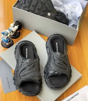 Luxury BALENCIAGA Track