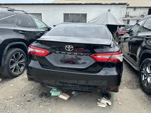 Toyota Camry LE FWD (2.5L 4cyl 8AM) 2018 Black