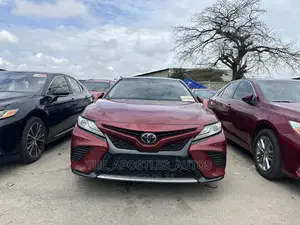 Toyota Camry XSE (2.5L 4cyl 8A) 2019 Burgundy