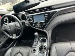 Toyota Camry XSE (2.5L 4cyl 8A) 2019 Burgundy