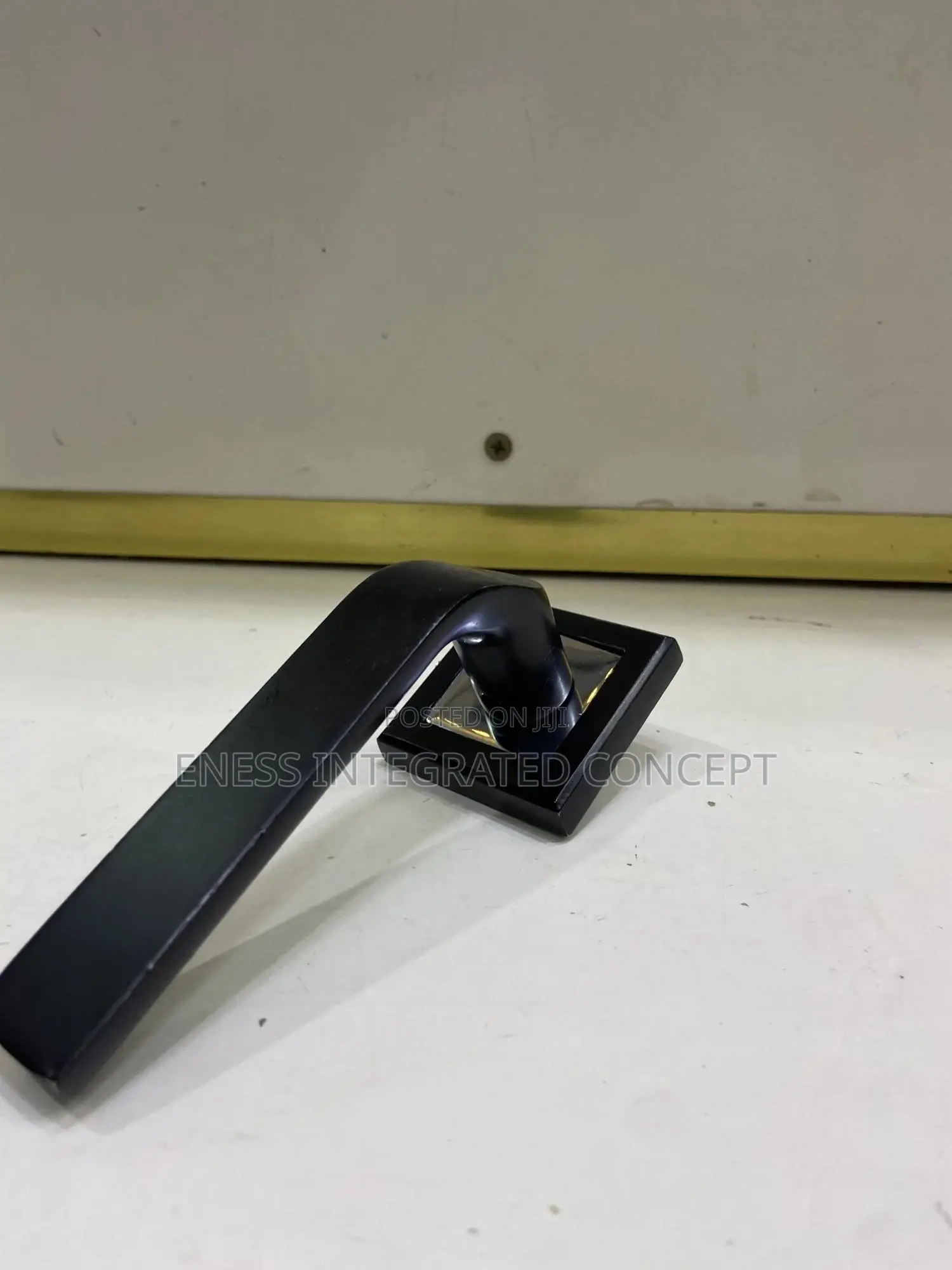 Quality Black Rosette Handle With Quality Engine