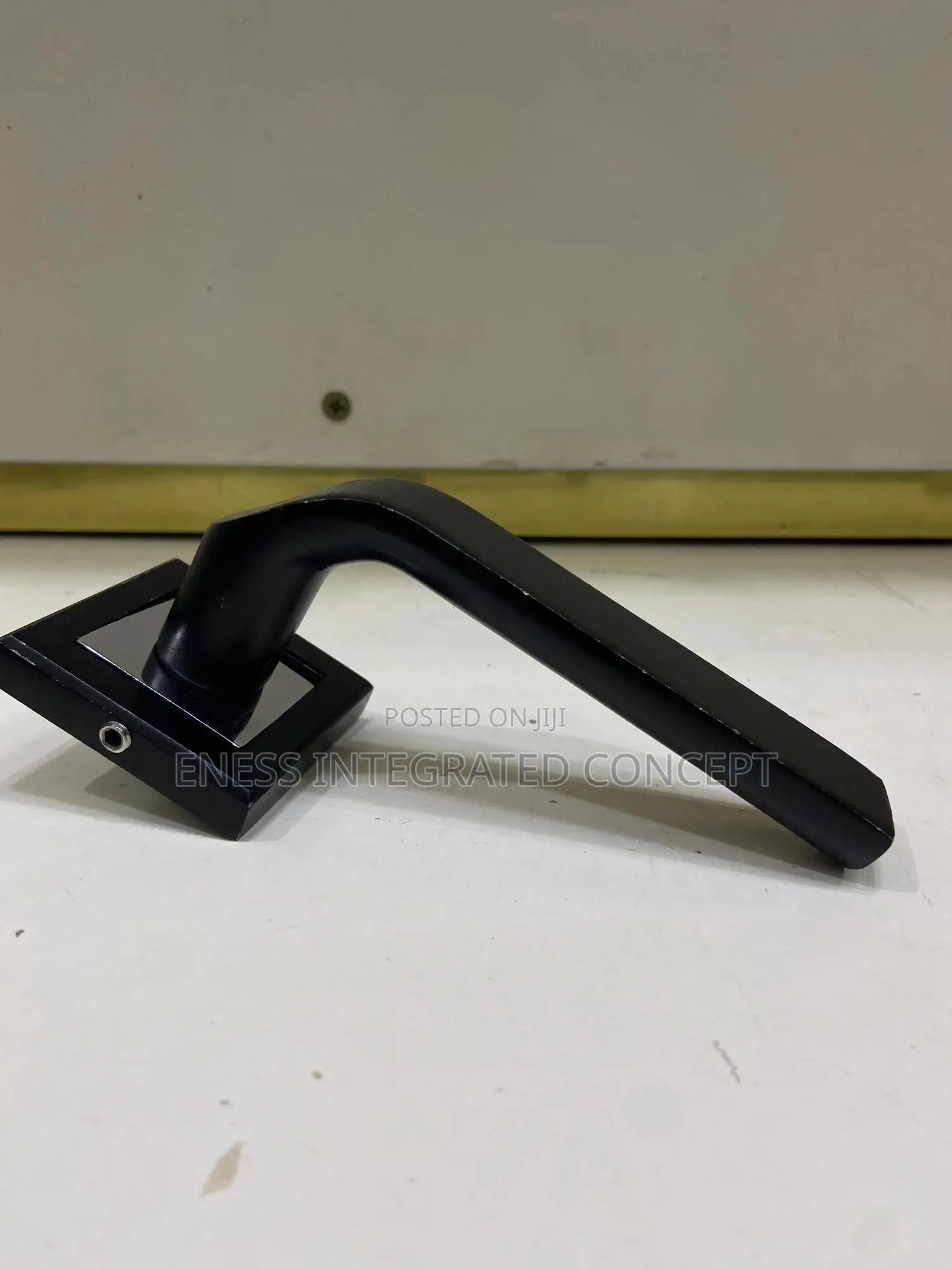 Quality Black Rosette Handle With Quality Engine