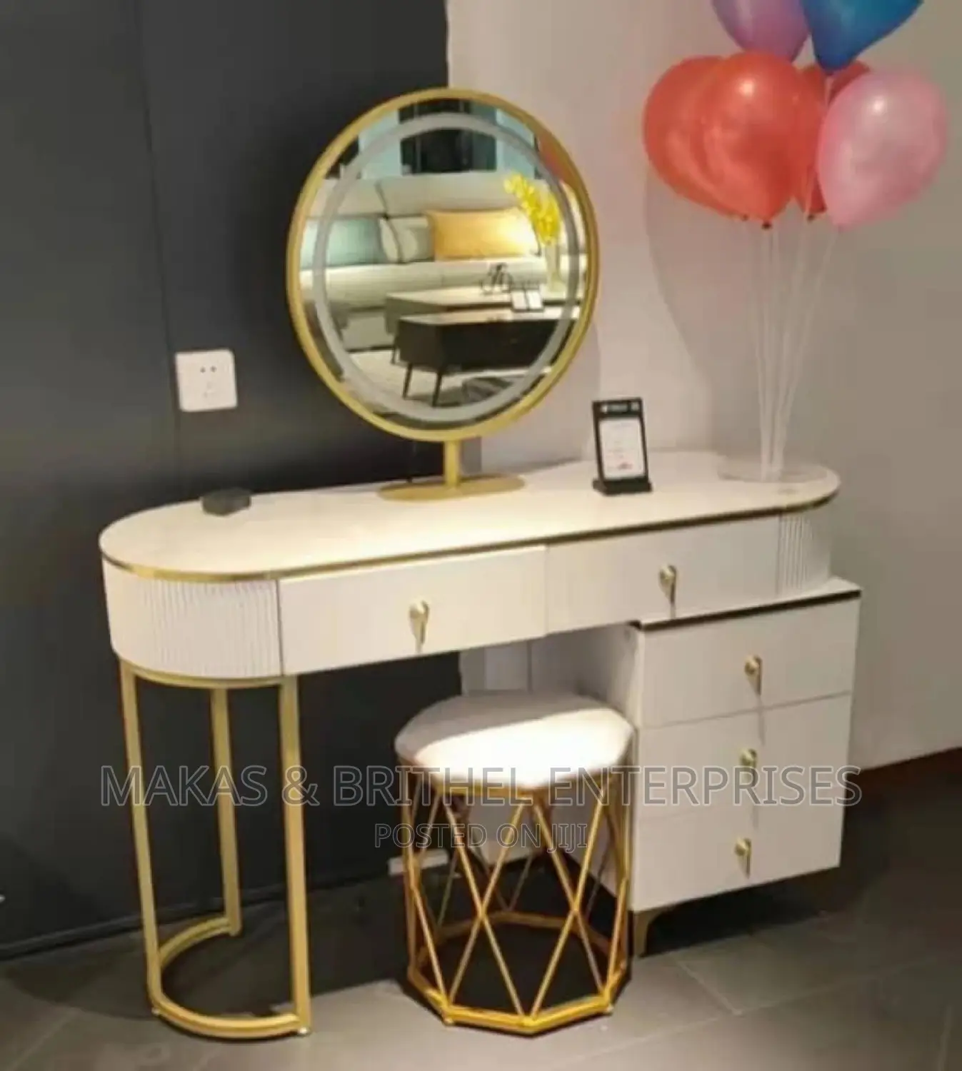 High Quality Marble Makeup Station