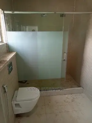 Global View Shower Cubicle Design for Bathroom Comfort